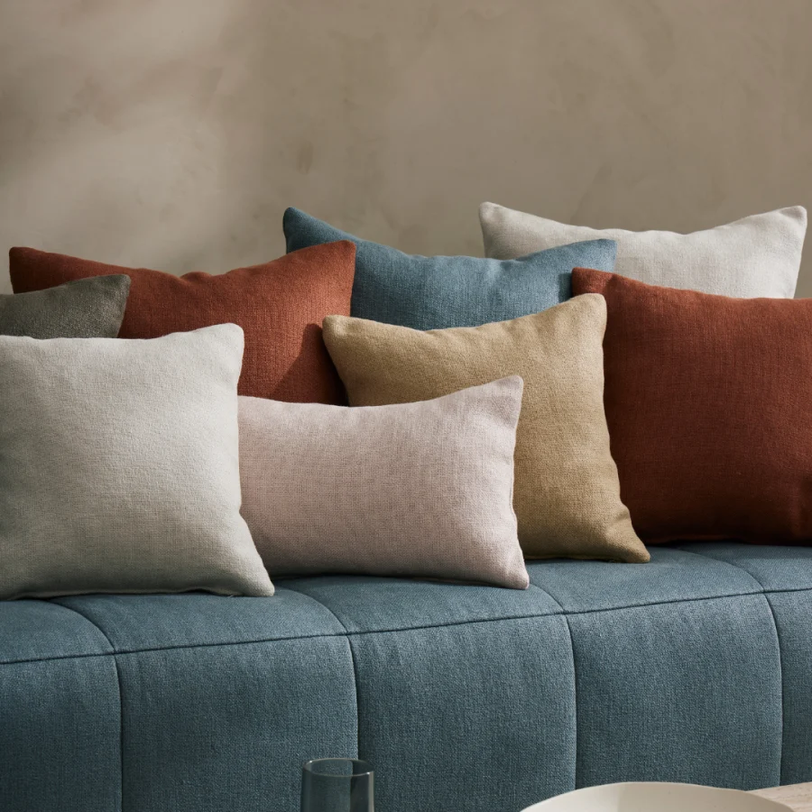 How to Choose the Perfect Finish for Your Custom-Made Cushion: Expert Tips & Ideas